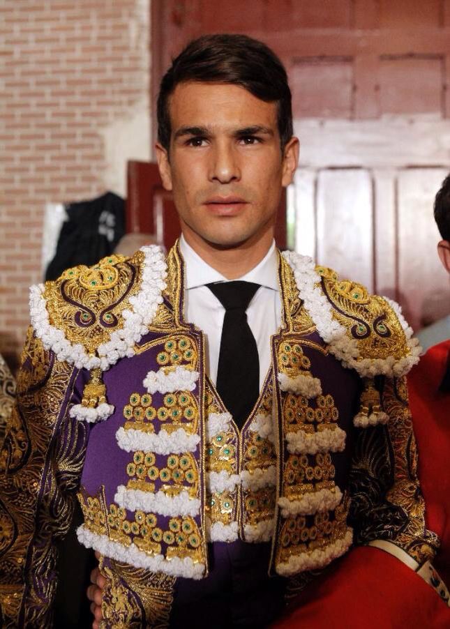 La Influencia del Traje de Luces en la Moda Masculina Contemporánea