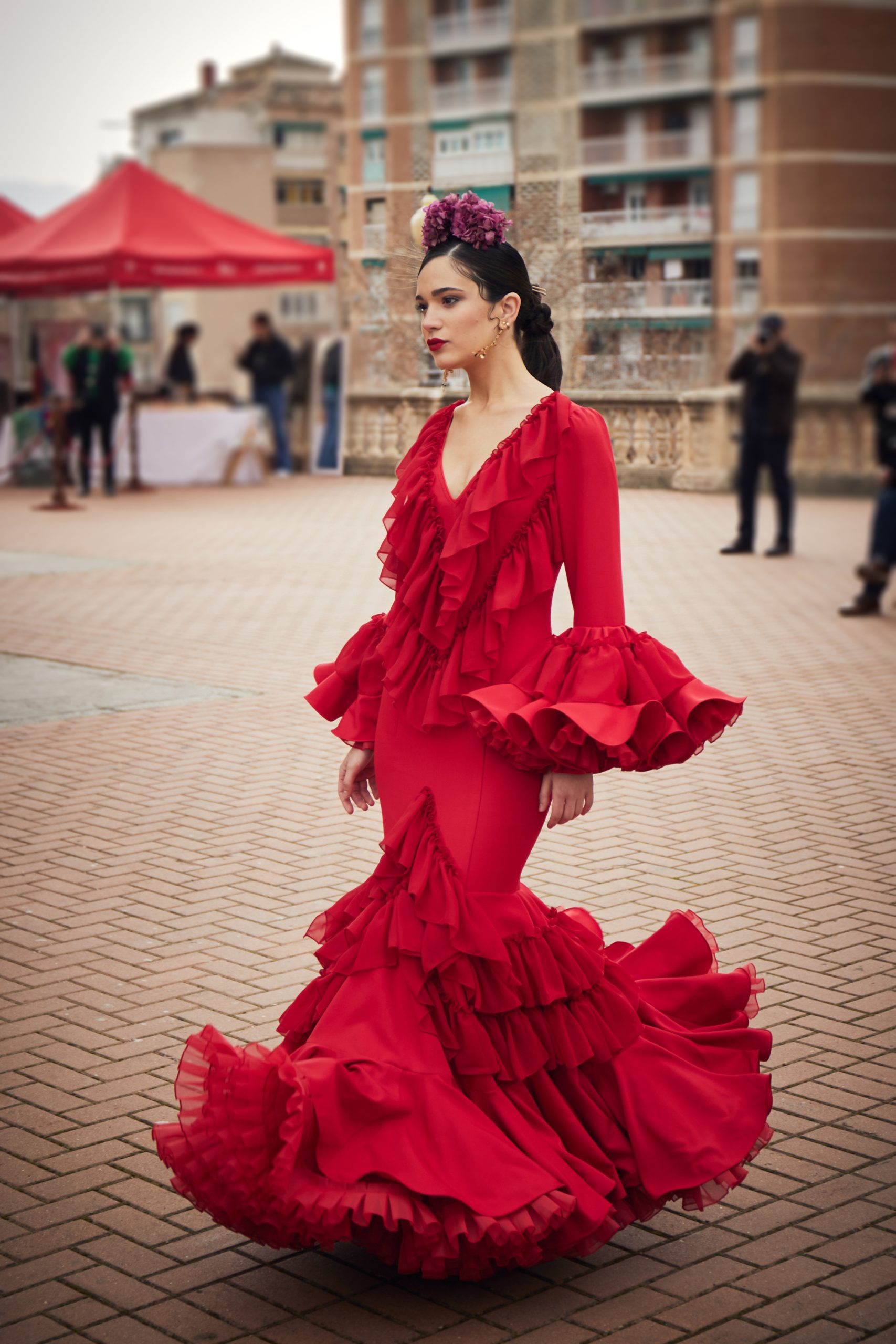 Tabla Comparativa: Elementos de la Moda Flamenca Tradicional vs. Moderna