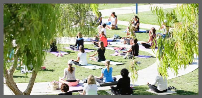 Ejemplos de Outfits para Diferentes Eventos al Aire Libre